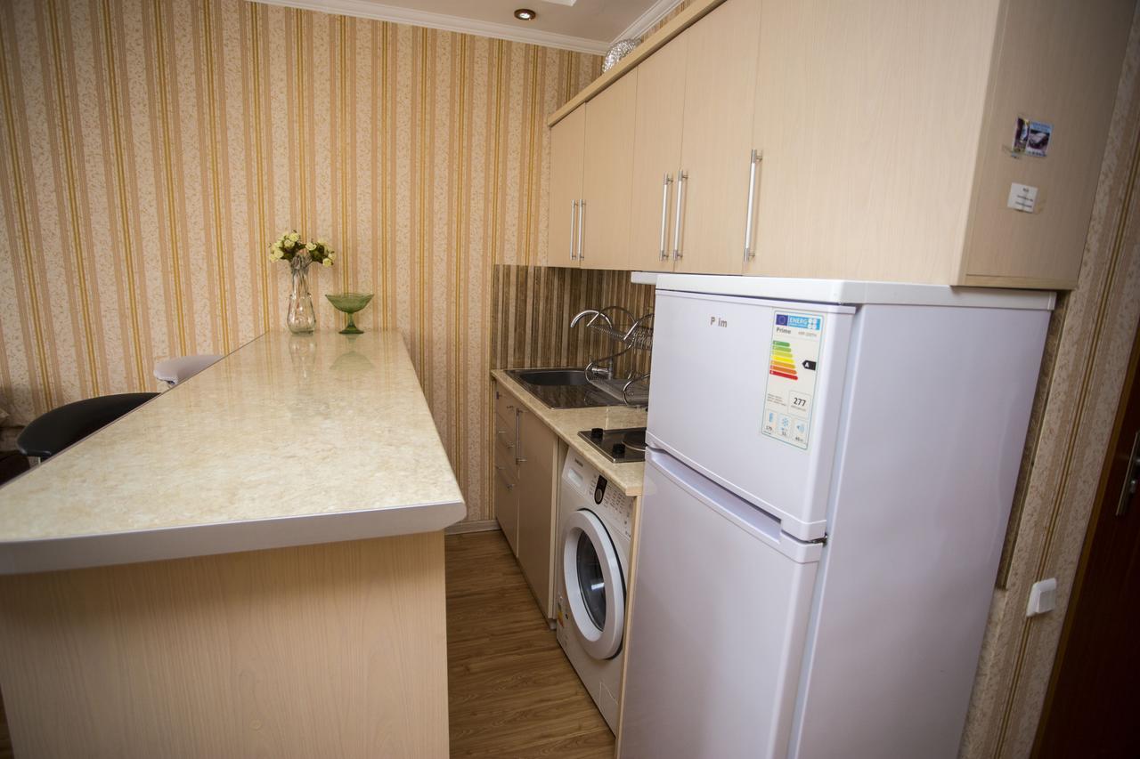 Apartment On Sherif Khimshiashvili Street 15B Batumi Exterior photo