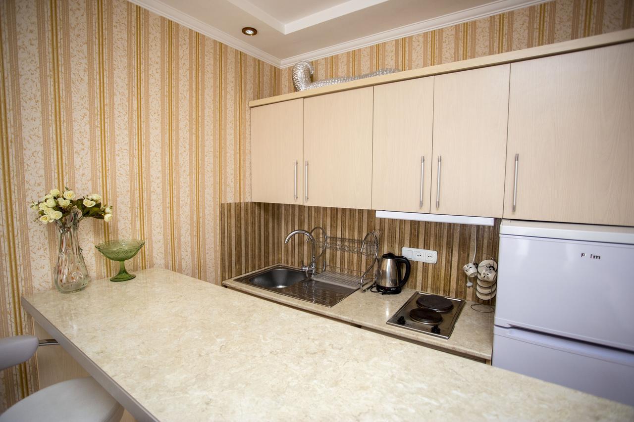 Apartment On Sherif Khimshiashvili Street 15B Batumi Exterior photo
